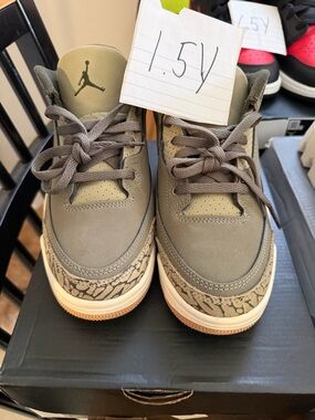 Jordan Olive Green and Cream Elephant Print Sneakers